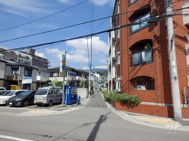 敷地南西側の前面道路