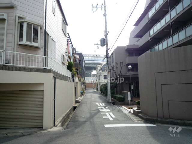 敷地東側の前面道路