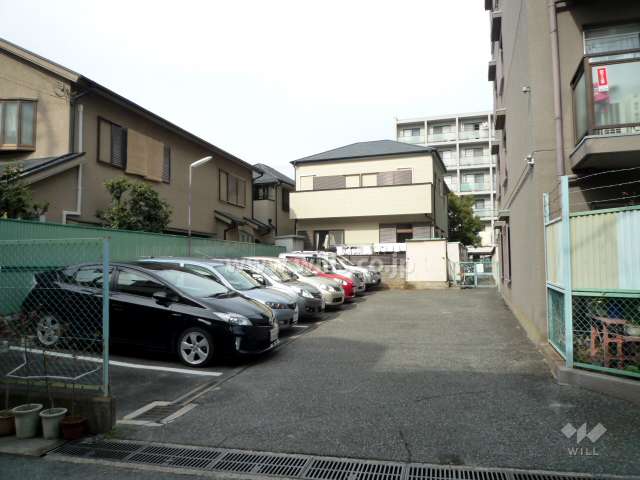敷地内駐車場（屋外平面式）