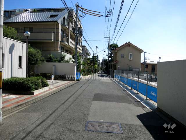 敷地南西側の前面道路