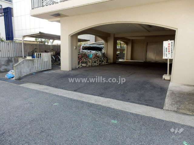 駐車場出入り口
