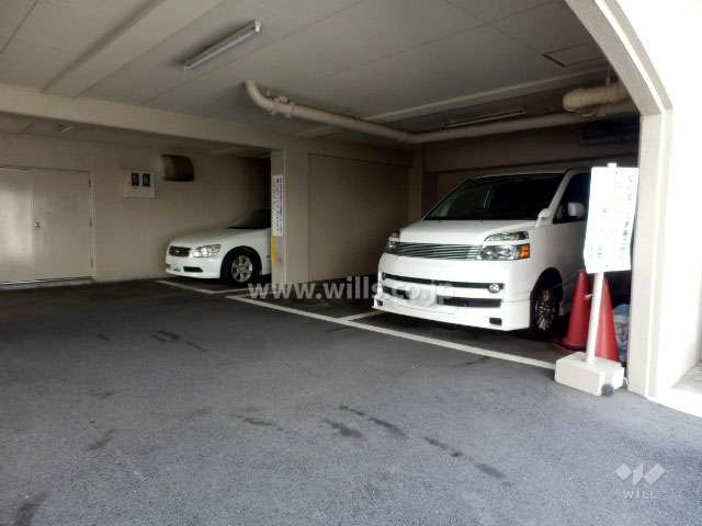 敷地内駐車場（屋内平面式）