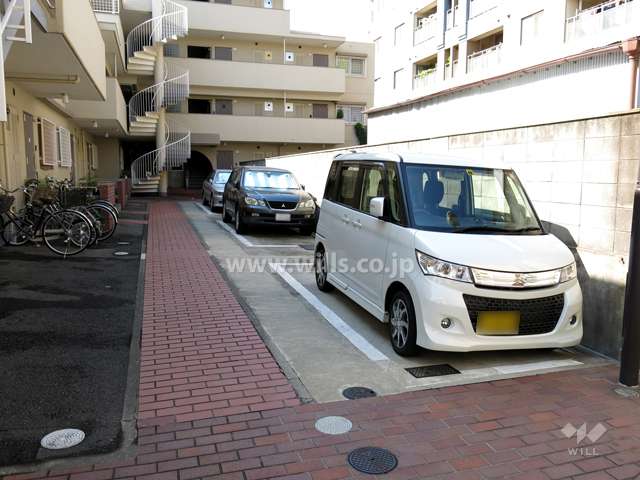 敷地内駐車場（屋外平面式）
