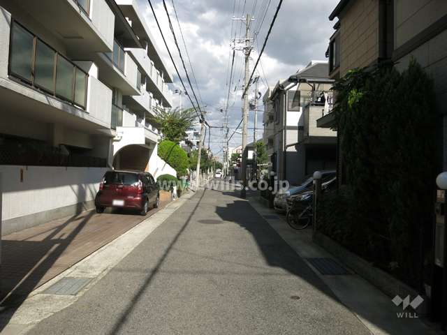 敷地南東側の前面道路
