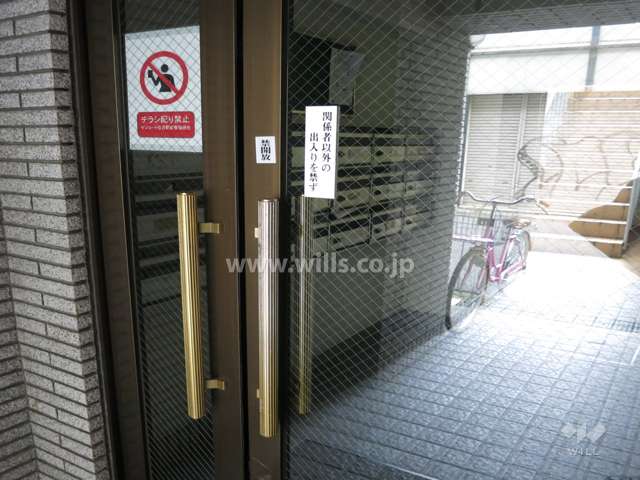 住戸入り口（共用ポスト）