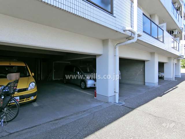 敷地内駐車場（屋内平面式）