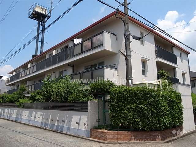 ファミーユ豊中本町の外観（南東側から）