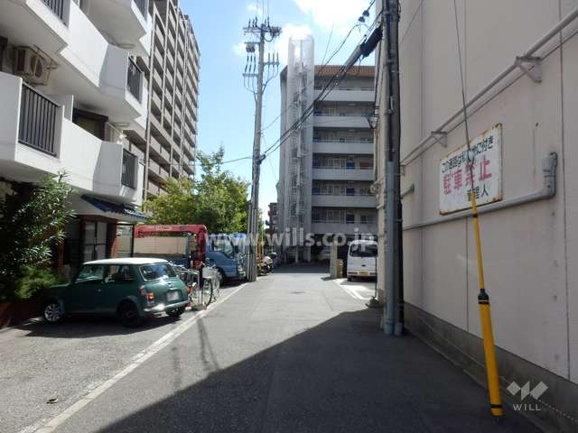 敷地北東側の前面道路