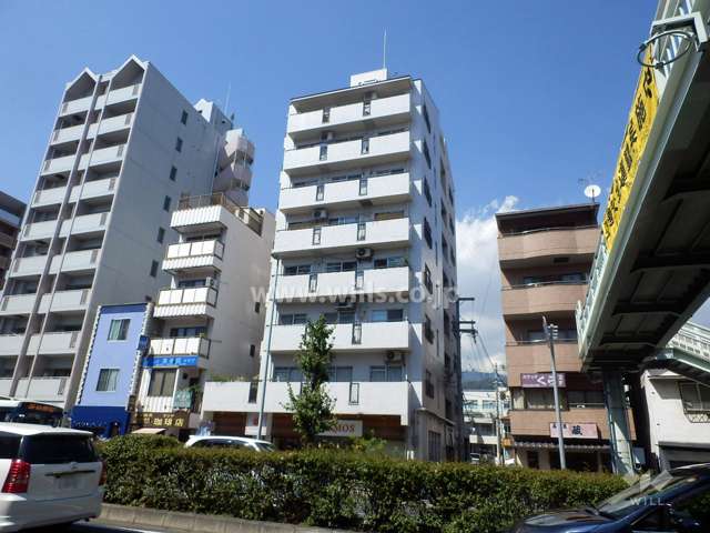 サンビルダー本山の外観（南東側から）