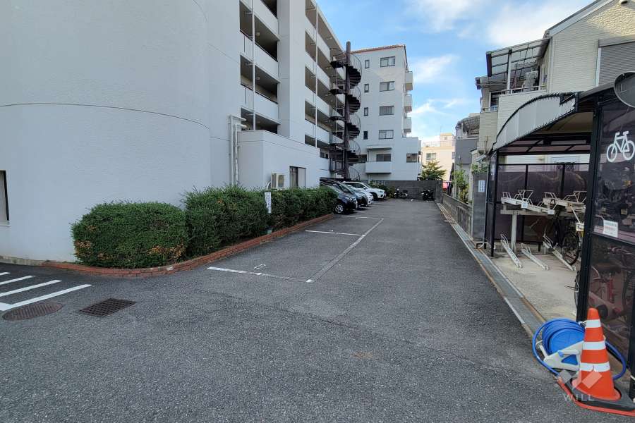 敷地内駐車場（屋外平面式）