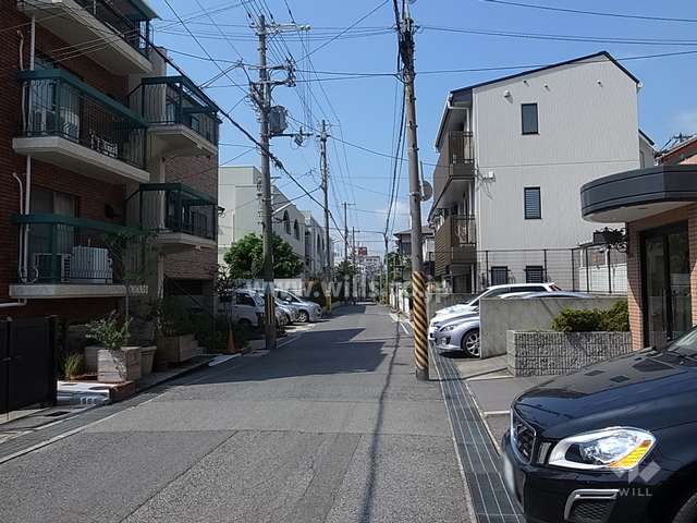 敷地北側の前面道路