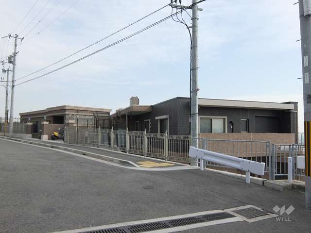 ザ・岡本プレミアムの外観（北西側から）