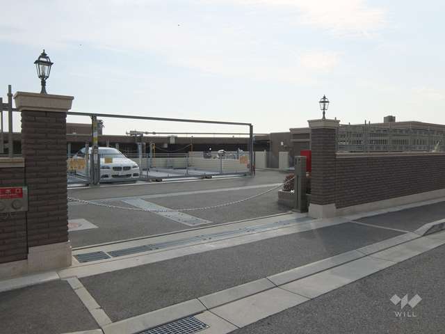駐車場出入り口