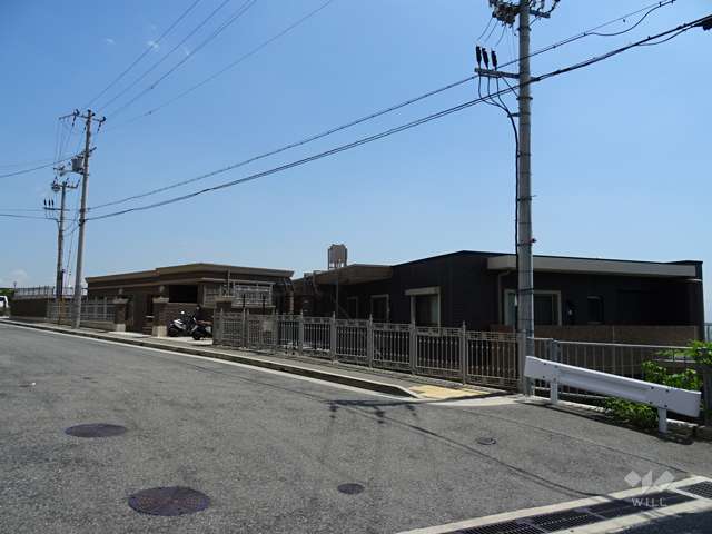 ザ・岡本プレミアムの外観（北西側から）