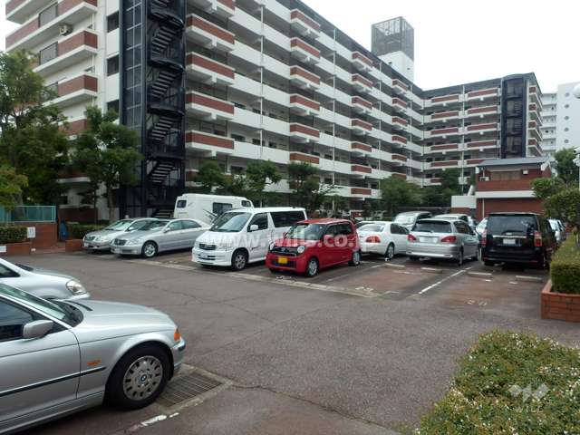 敷地内駐車場（屋外平面式）