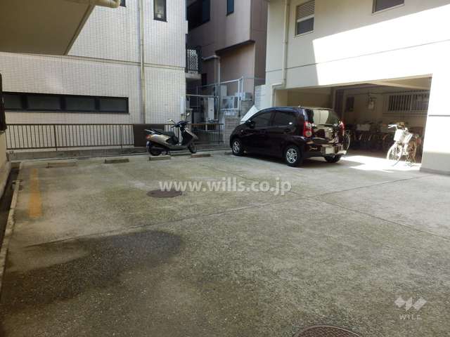 敷地内駐車場（屋外平面式）