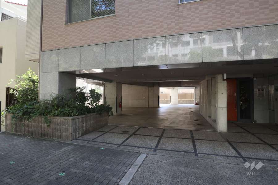 駐車場の出入り口