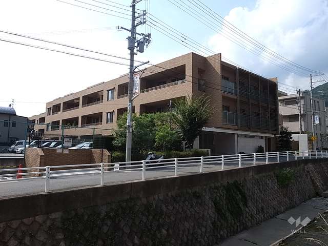 ジオグランデ岡本の外観（南東側から）