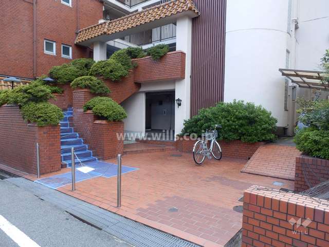 敷地入り口