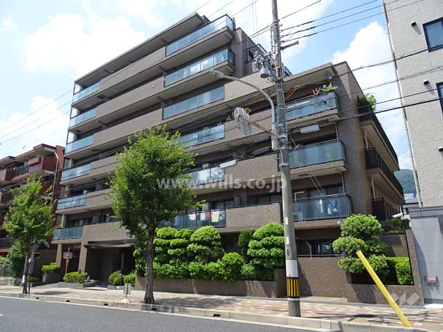 ステイツ岡本甲南山手の外観（南東側から）