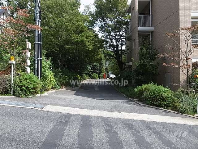 駐車場出入り口