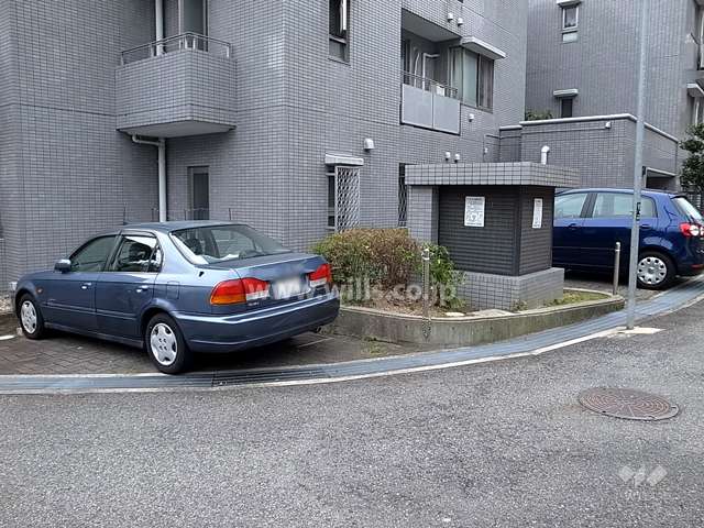 敷地内駐車場（屋外平面式）
