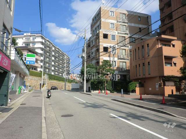 敷地北西側の前面道路