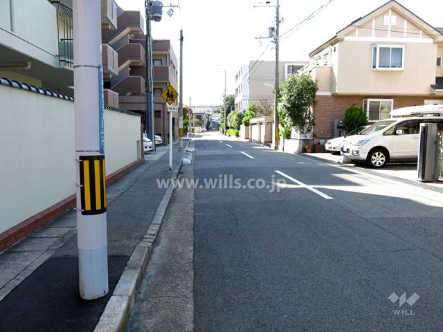 敷地北側の前面道路