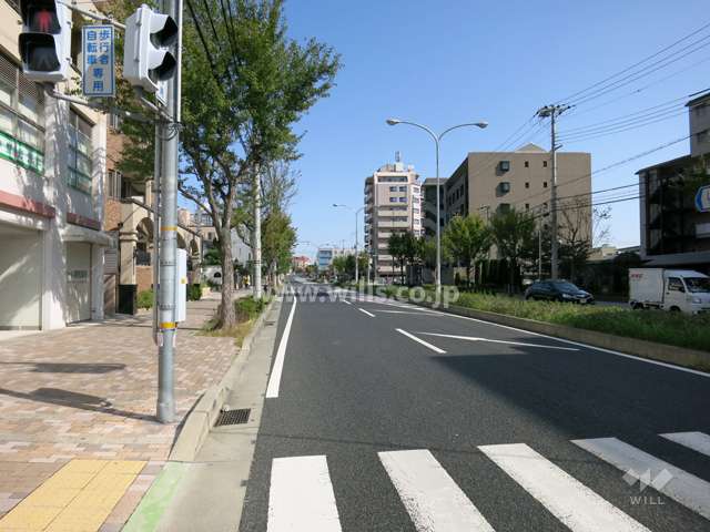 敷地南側の前面道路（山手幹線）