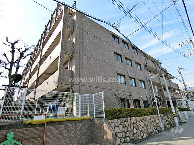 セントファミーユ住吉川東の外観(南東側から）