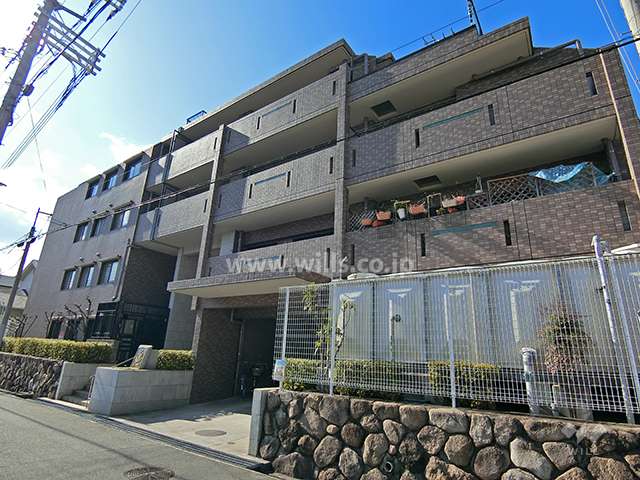 セントファミーユ住吉川東の外観(北東側から)