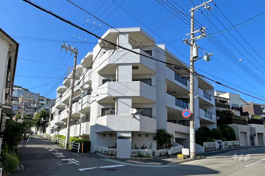 セントラルハイツ岡本の外観（南西側から）