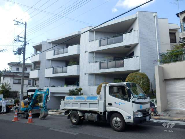セントラルハイツ岡本の外観（南東側から）