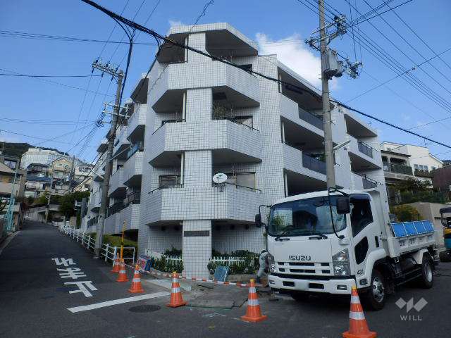 セントラルハイツ岡本の外観（南西側から）