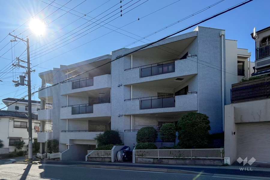 セントラルハイツ岡本の外観（南東側から）