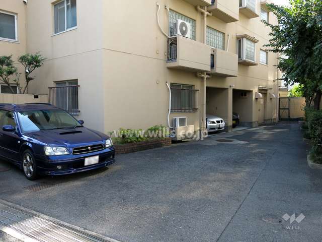 敷地内駐車場（屋外平面式）