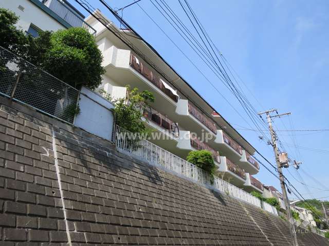 チサンマンション御影山手の外観（南西側から）