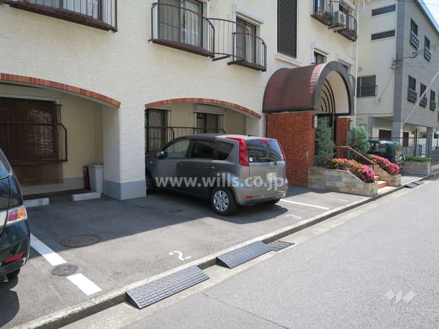 敷地内駐車場（屋外平面式）