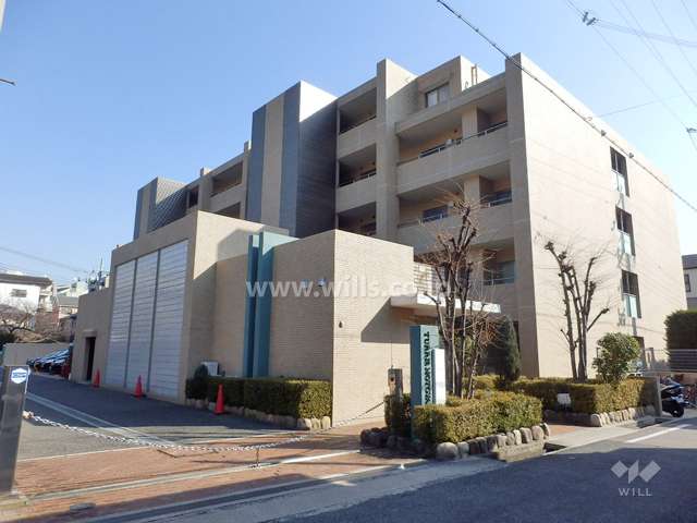 チュリス本山の外観（北西側から）