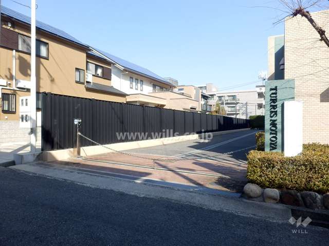 駐車場出入り口