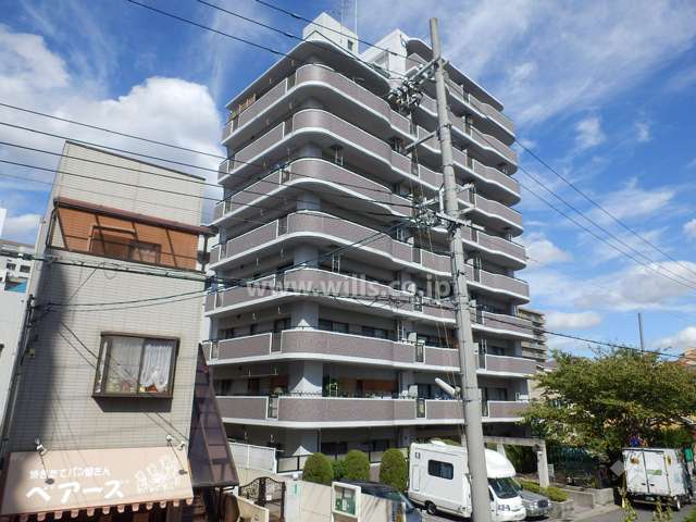 トゥールモンド本山の外観（南西側から）