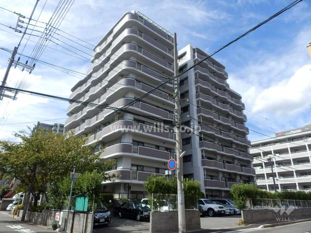 トゥールモンド本山の外観（南東側から）