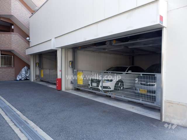 敷地内駐車場（屋内機械式）