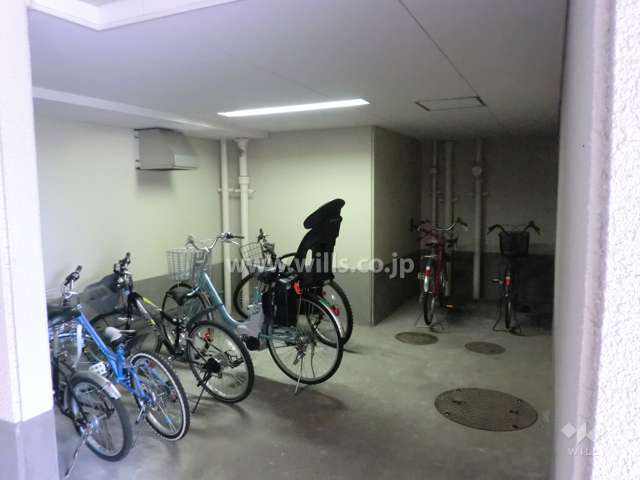 駐輪場（屋内）