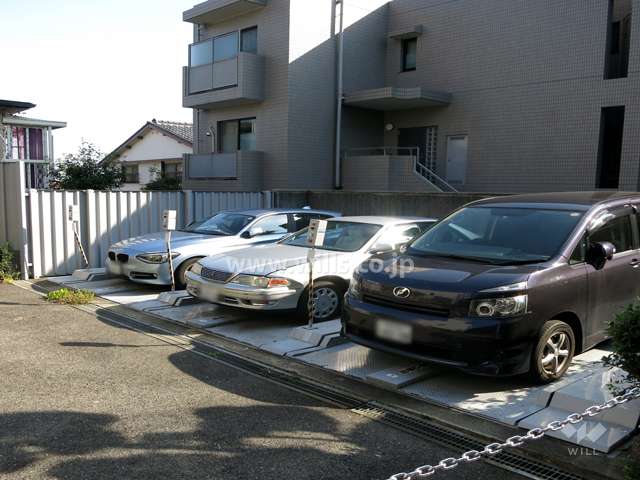 敷地内駐車場（屋外平面式）
