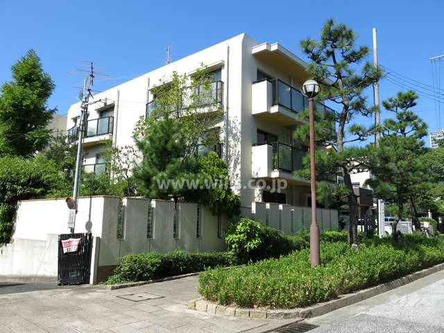 パイナリー住吉川の外観（南東側から）