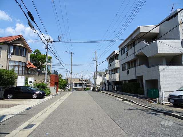 敷地北側の前面道路