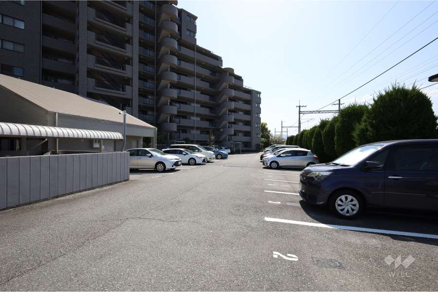 敷地内駐車場（屋外平面式）