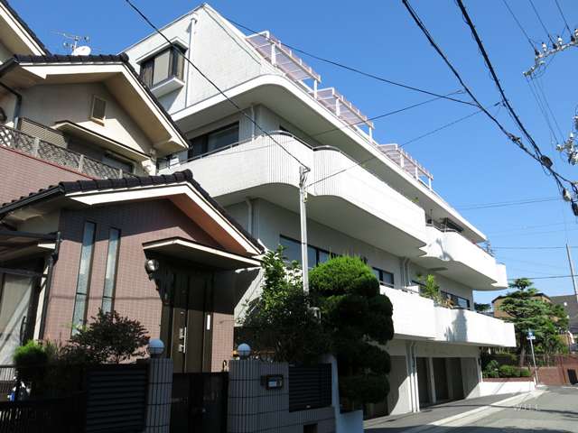 パレドール甲南の外観（南西側から）