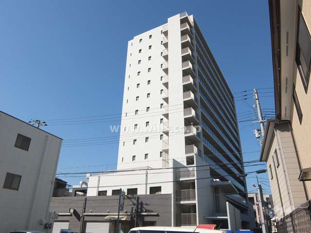 ピアフェスタ青木駅前の外観（南東側から）